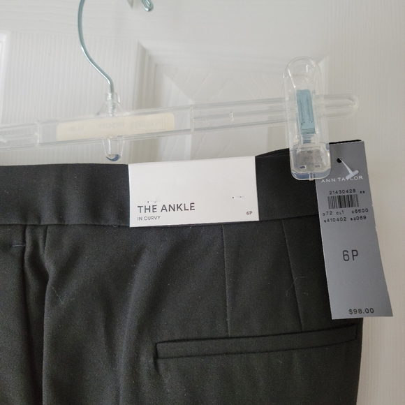 NWT Petite Ann Taylor- Ankle in Curvy Fit 6P - Picture 2 of 6